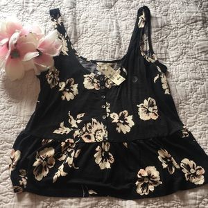 NWT Aeropostale | Black Floral Top